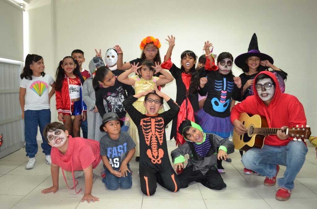 Nuestro grupo de Kids 1, celebran Halloween en el Centro de Idiomas