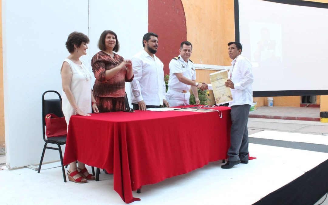 Mtro. Jesús Garrido, Coordinador Académico de la Universidad, recibe premio «Salvador Díaz Mirón»