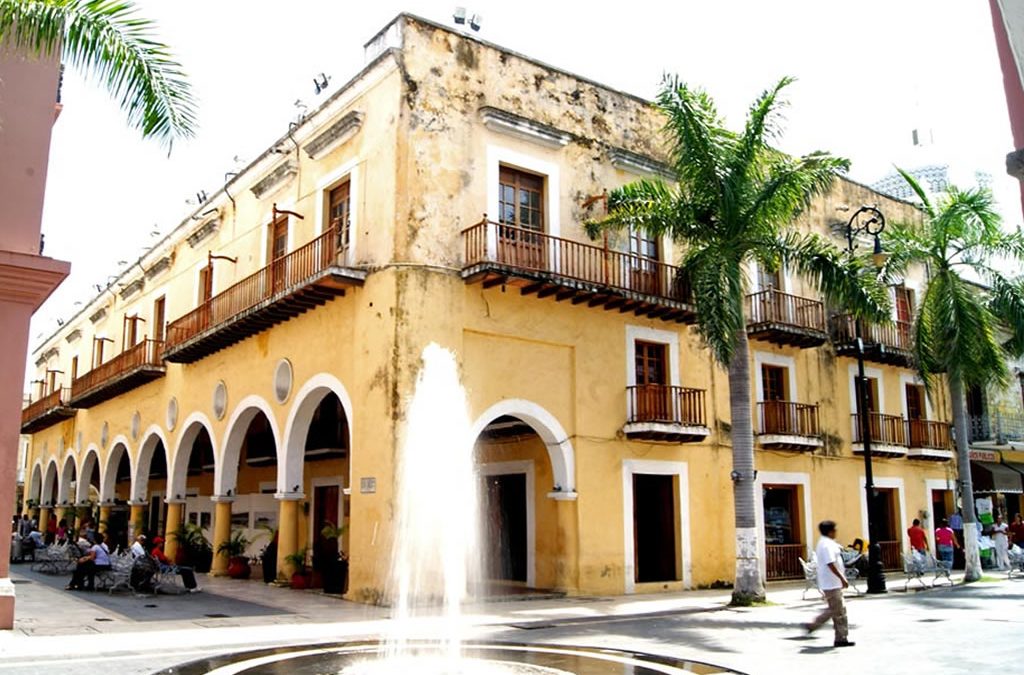 Alumnos visitan la Fototeca de Veracruz «Juan Malpica Mimendi»