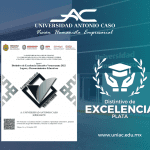 Universidad Antonio Caso obtiene el Distintivo Excelencia Educativa